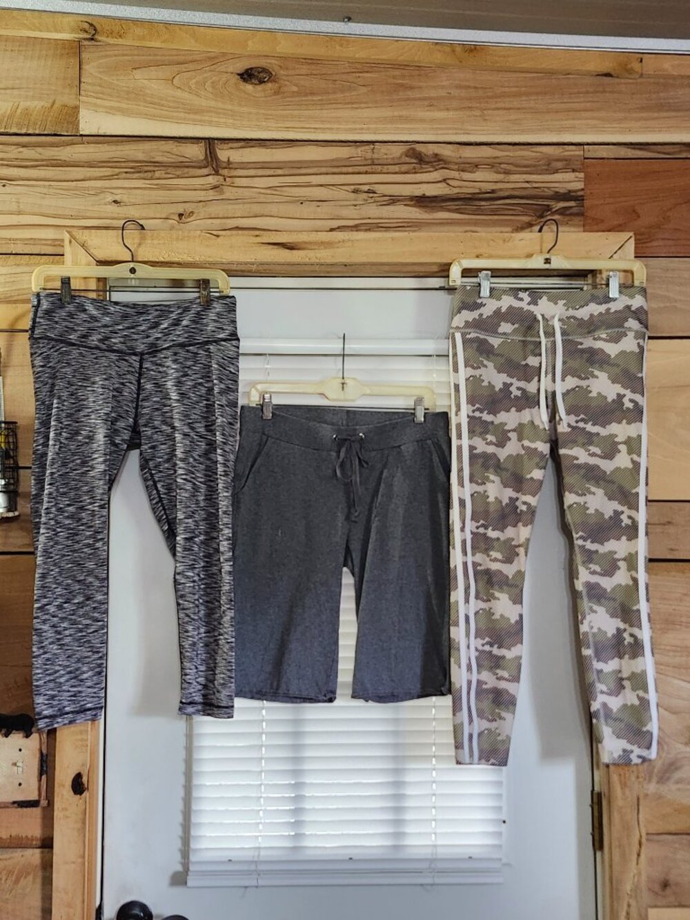 Avia / New York/unbranded womans leggings/capris/bermuda shorts size m 8-10 - Picture 2 of 15